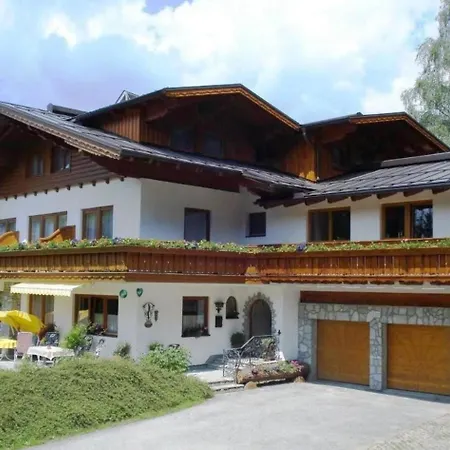 לינה וארוחת בוקר Landhaus Wieser 3*